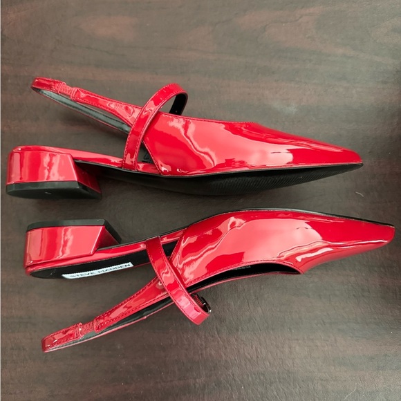 Steve Madden Yourk Red Patent Sling Back Pointed Toe Shoe - Picture 11 of 17